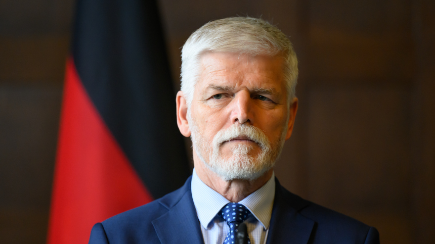 Президент Чехии посоветовал Украине смириться с потерей территорий