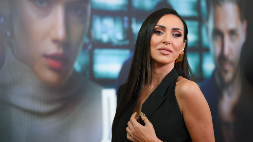 Просто работа Алсу заметили в караоке с Алексеем Чумаковым