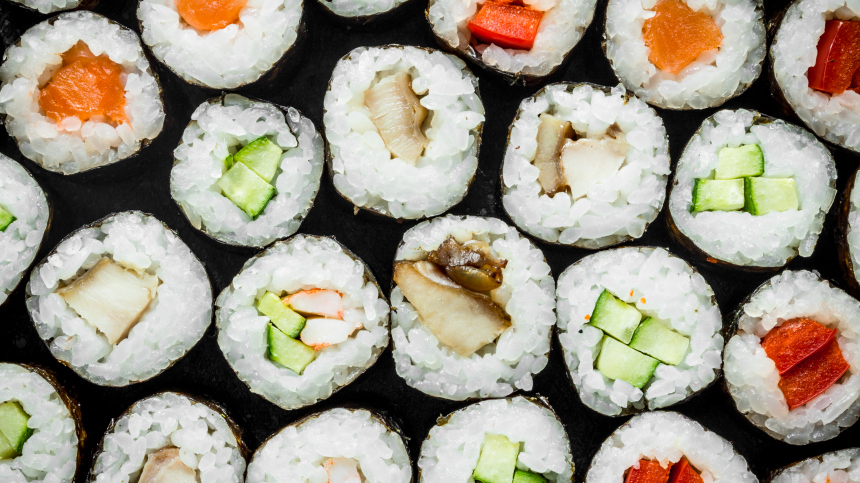 В России предложили ввести ГОСТ на роллы и суши