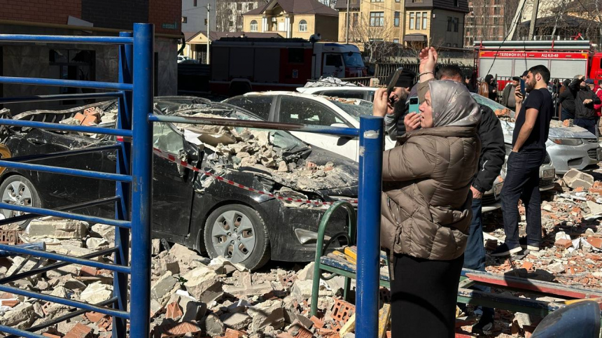 Число пострадавших при взрыве газа в Махачкале выросло до четырех человек