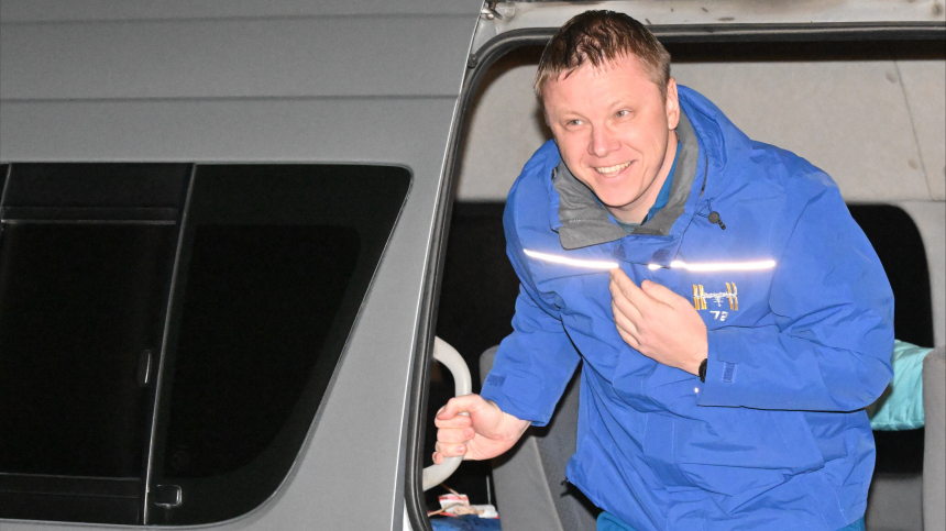 Полгода пролетели незаметно: в Звездном городке встретили космонавта Горбунова