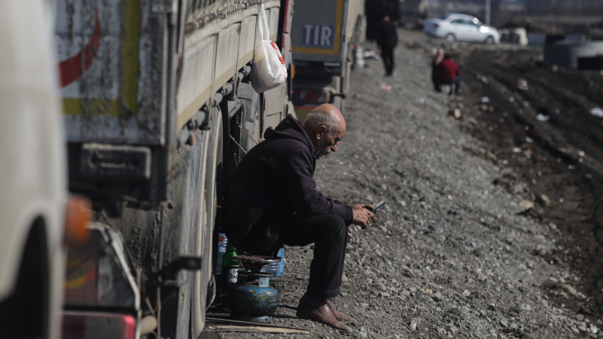 Один светофор Огромная пробка образовалась на трассе М-5 Урал