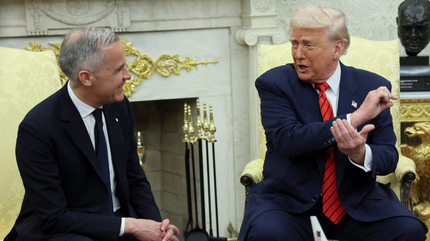 Никогда не говори никогда: Трамп снова попробовал купить Канаду