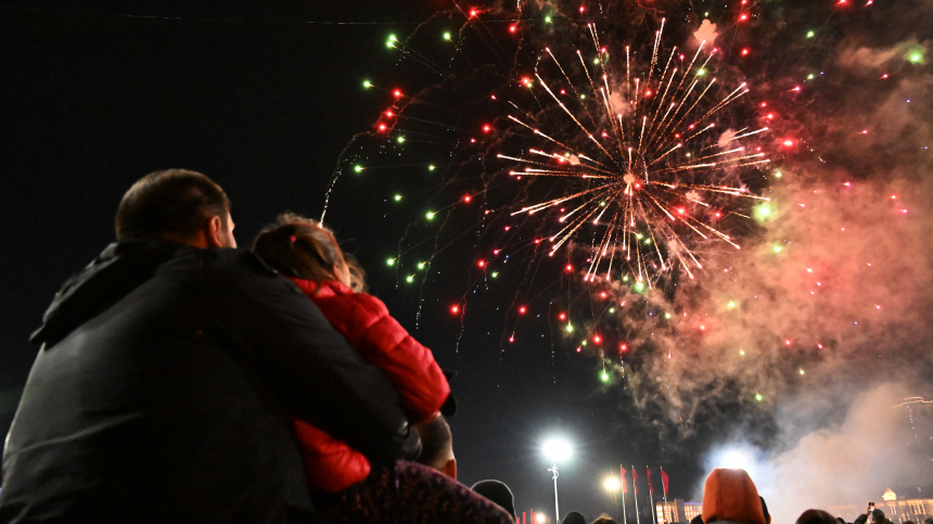Солнце и Матрешка: какие праздничные салюты могли наблюдать жители Москвы