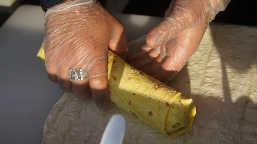 В подмосковном Егорьевске 17 человек отравились шаурмой из кафе