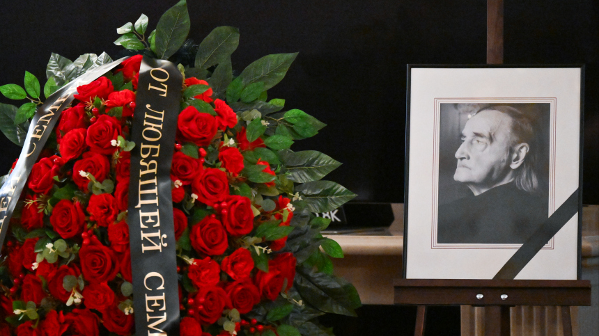 Народного артиста СССР Владимирова похоронили на Даниловском кладбище в Москве