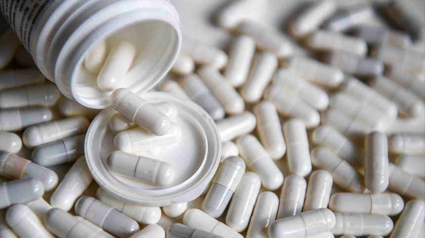 Опасные для здоровья таблетки Молекула нашли в продаже под видом конфет и техники