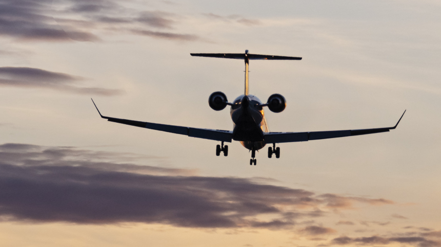 Самолет авиакомпании РусДжет подал сигнал бедствия над Грузией