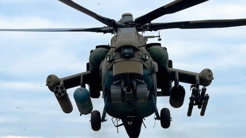 Ми-28НМ ударил по расчету беспилотников ВСУ. Лучшее видео из зоны СВО