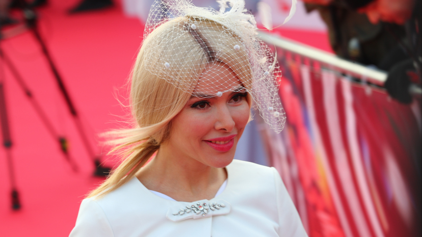 Алена Кравец сдала дочь в детский дом