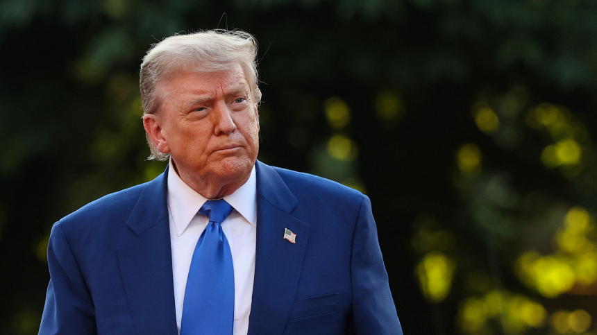 Бомби Иран: Трамп выложил видео полета истребителя под ироничный трек