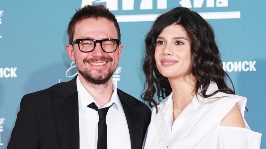 Моя Богиня: Александр Петров трогательно поздравил свою супругу с 24-летием