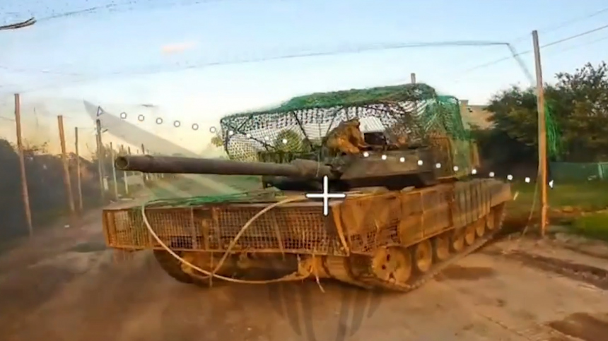 В уязвимое место: ВС РФ поразили танк Leopard в Сумской области