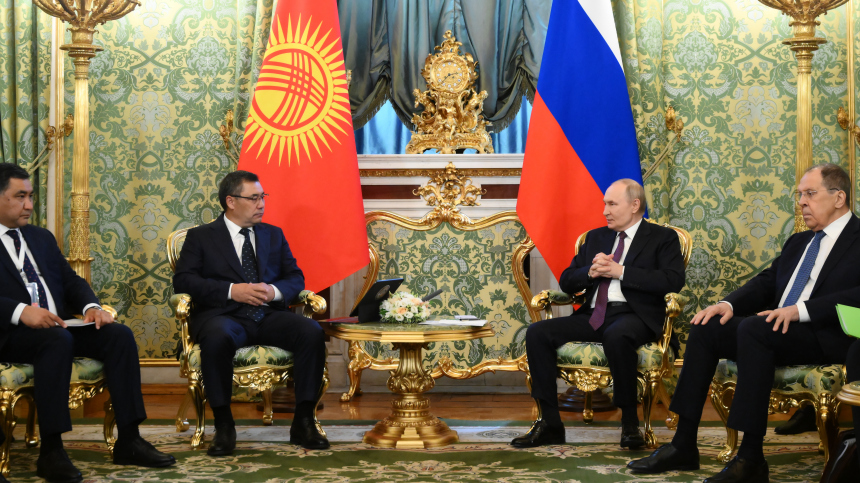 Путин и Жапаров обсудили статус русского языка в Киргизии