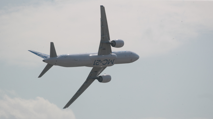 Путин: нужно сохранить темпы строительства и реконструкции аэропортов