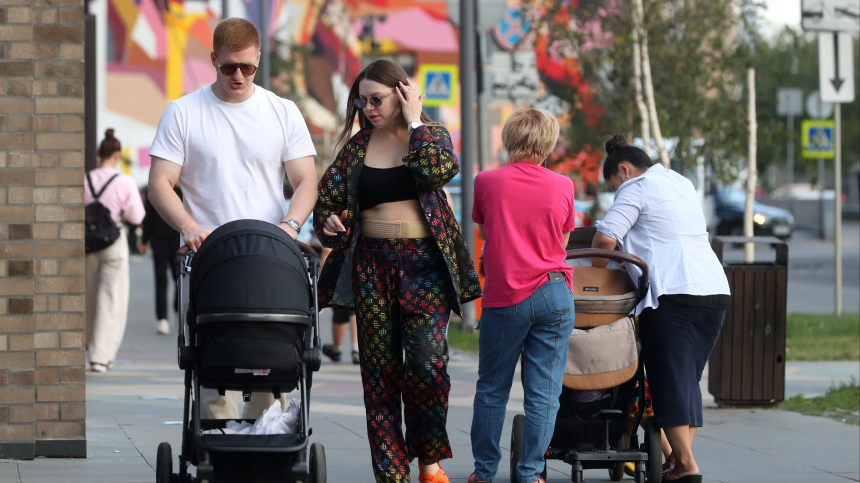 Модный тренд: Путин призвал популяризировать большую традиционную семью в РФ