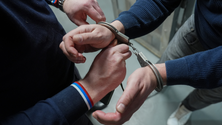 В Санкт-Петербурге задержан пытающийся поджечь «коктейль Молотова» мужчина