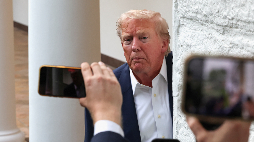 Трамп теряет поддержку: рейтинг одобрения президента США упал до рекордных 40%