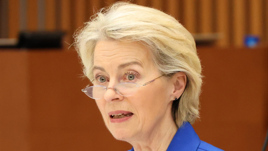 Скандал с Урсулой фон дер Ляйен из-за закупки ковидных вакцин обрастает новыми подробностями