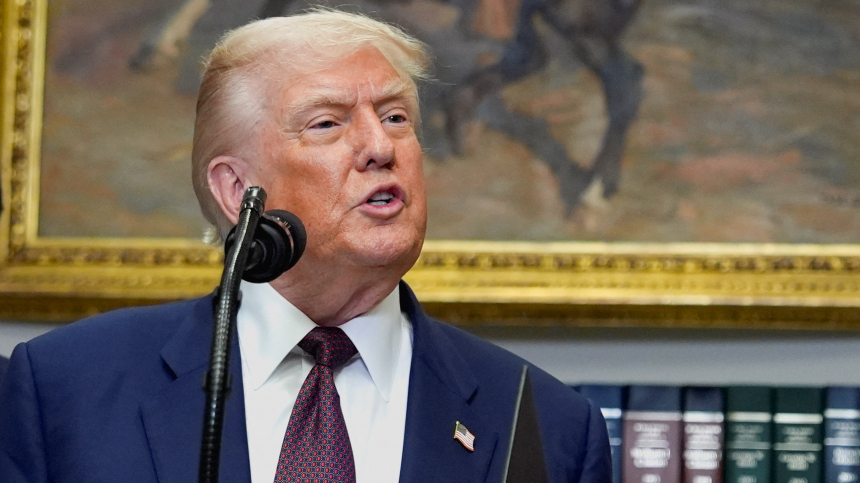 Трамп назвал крупнейшим скандалом фабрикацию данных о вмешательстве РФ в выборы США