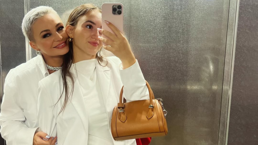 Вся в маму: Катя Лель поделилась снимком с подросшей дочерью