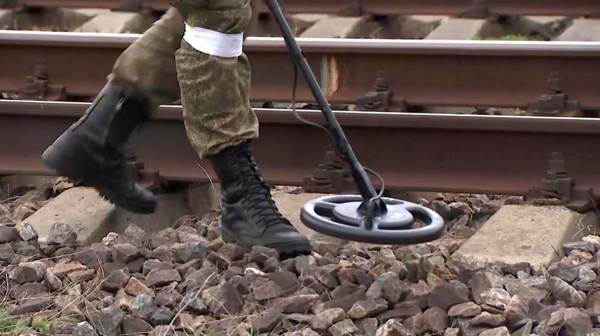 Два человека погибли из-за подрыва взрывчатки на железной дороге в Орловской области