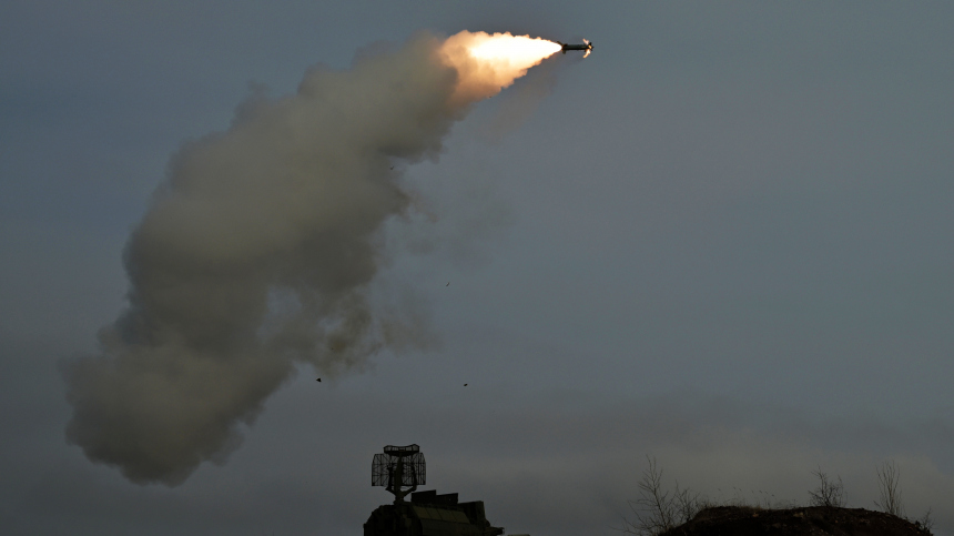 Российские средства ПВО за час до полуночи уничтожили 17 украинских БПЛА