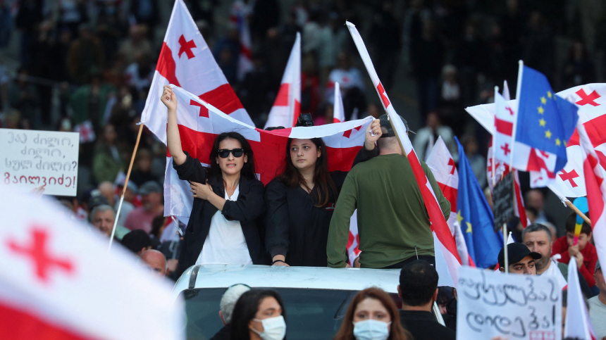 Грузинская оппозиция активно ищет русский след в протестах в Тбилиси