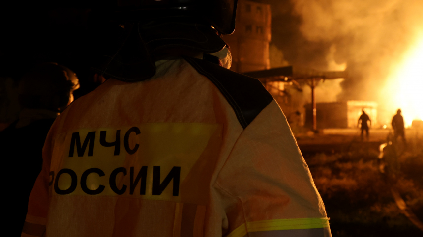 В Оренбургской области на газзаводе начался пожар после атаки дронов ВСУ