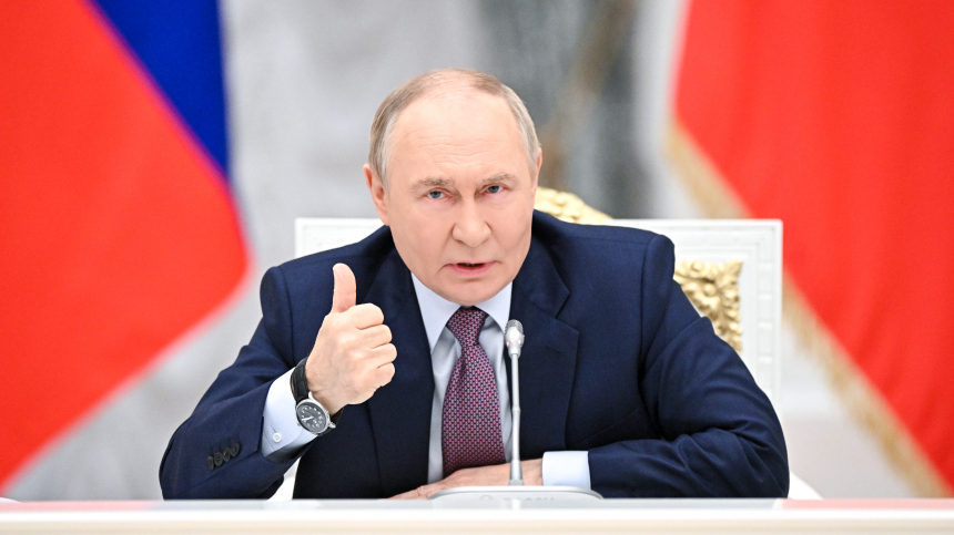 Путин признался в любви фильму Я шагаю по Москве