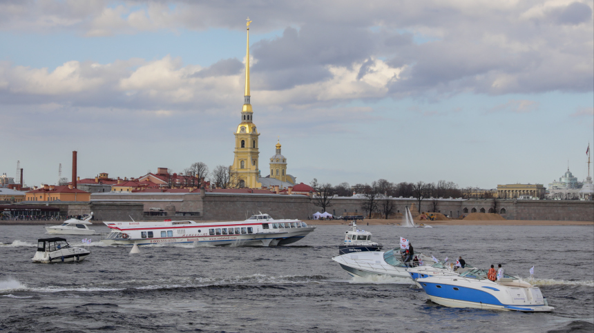 Пассажирские суда в Петербурге перевезли более пяти миллионов человек в 2025 году