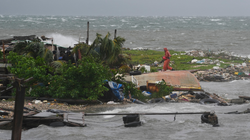 Ураган Мелисса на подходе: как жители Ямайки готовятся к удару стихии