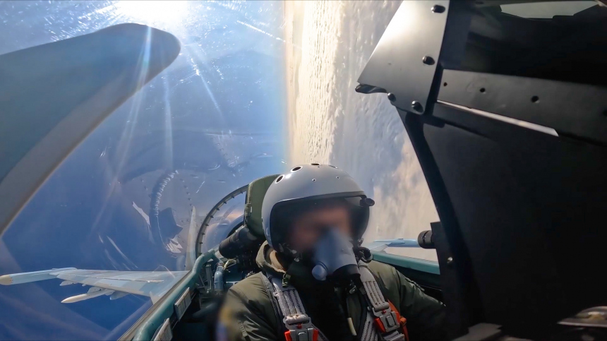 Небо под защитой Су-35с. Лучшее видео из зоны СВО