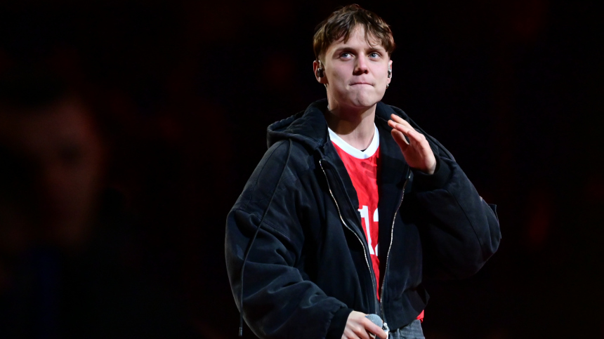 Многое в сексуализированном ключе: Дмитриенко вспомнил о непристойных предложениях от взрослых женщин