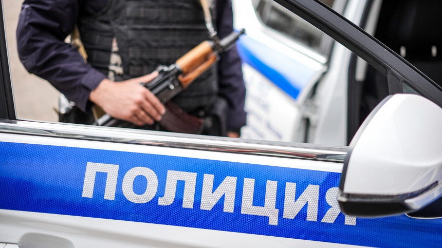 В Петербурге шестерых мужчин задержали за развращение 13-летней девочки