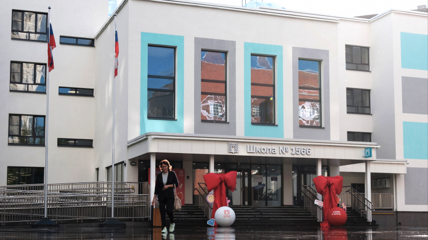 Собянин сообщил о планах строительства и реконструкции около 120 школьных зданий