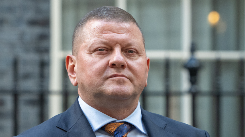 Серьезные последствия: Зеленскому прочат скорую отставку из-за друга-взяточника