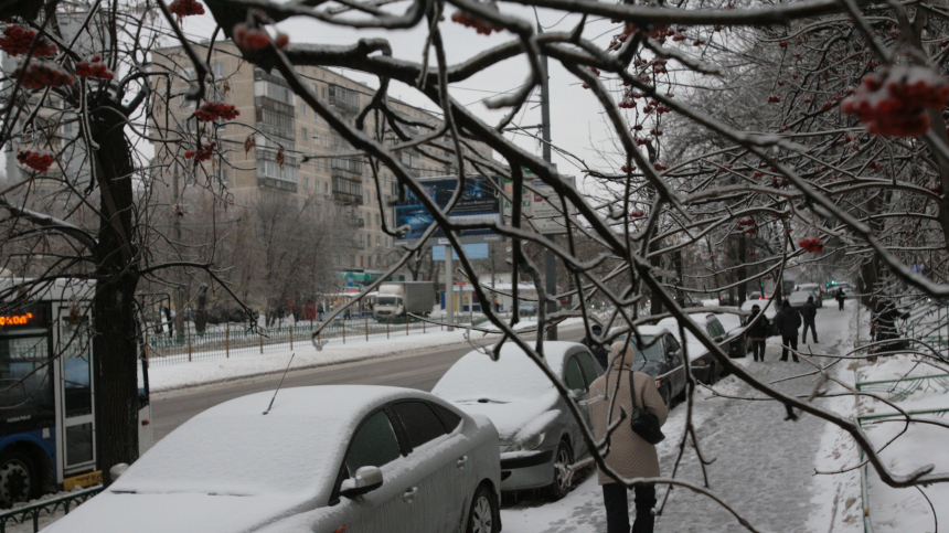 Пора достать зимнюю резину: какая погода будет в Москве и Петербурге на выходных