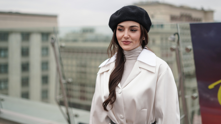 Турецкая актриса Ханде Эрчел прилетела в Москву