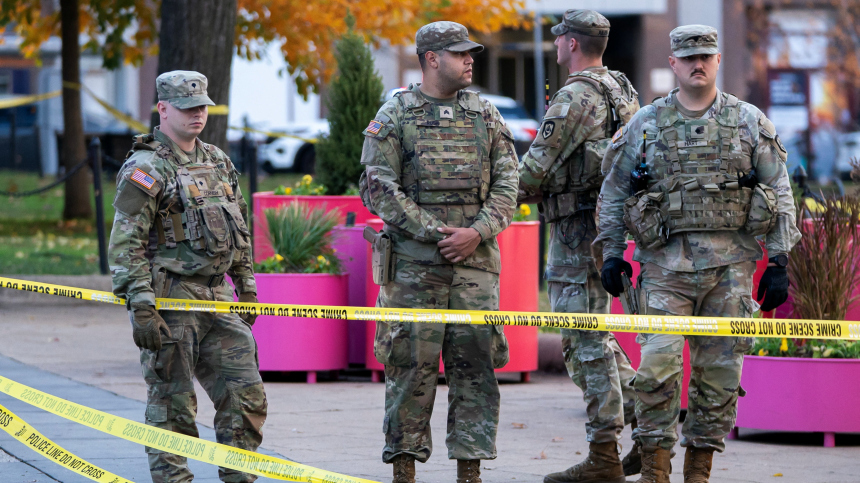 Трамп назвал актом террора стрельбу по нацгвардейцам у Белого дома