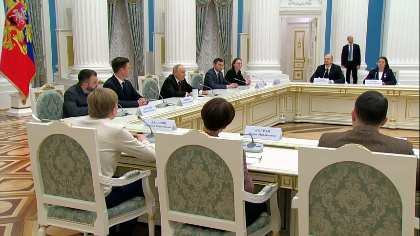 Путин заявил о необходимости вывести спорт и науку из политики