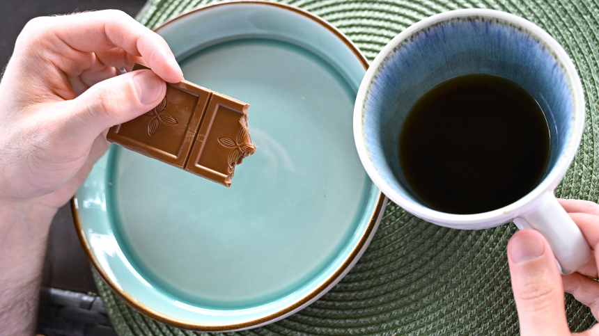 Не только кофе: врач назвала неочевидные продукты, способные вызвать бессонницу