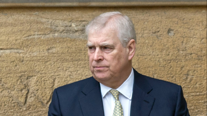 Юридическая уловка: как Эндрю Виндзор пытается держаться за очередь на престол