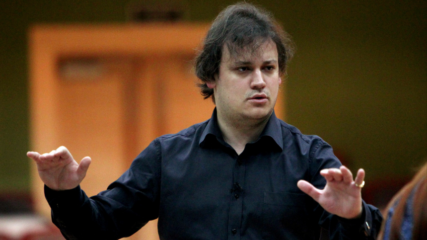 Маэстро со скандалами: дирижер Лубченко оскорбил французского классика