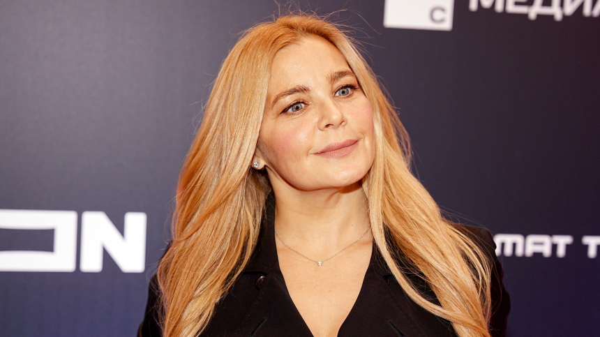 Пегова встретилась с 90-летней Фрейндлих в Санкт-Петербурге