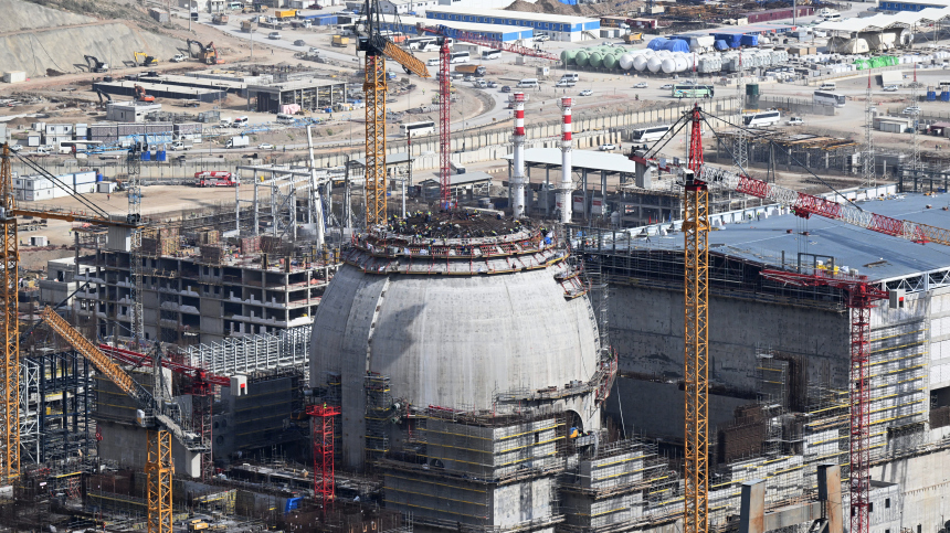 Путин: Россия, наверное, единственная страна, способная строить малые АЭС