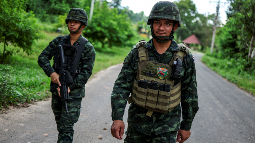 Военные Камбоджи открыли огонь на границе с Таиландом