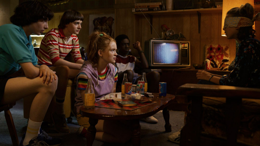 Клюква, торговый центр и неоновый хоррор: о чем третий сезон Очень странных дел