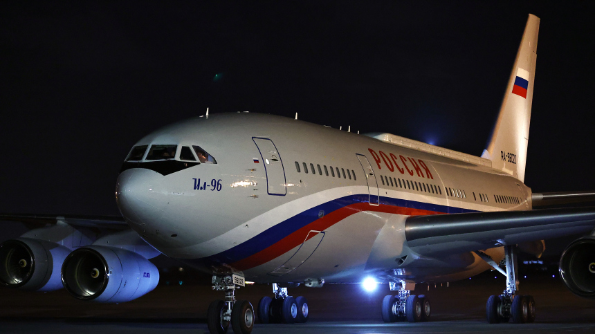 Владимир Путин прилетел в Туркмению с двухдневным визитом