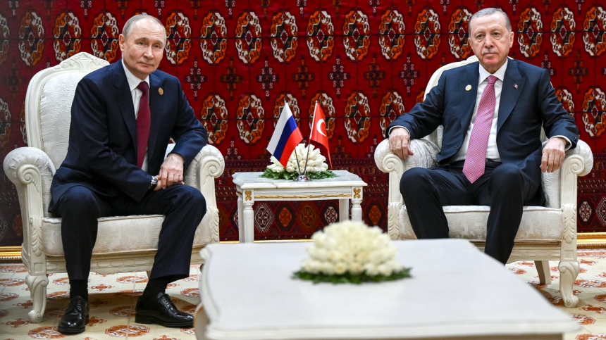 Путин провел переговоры с президентом Турции Эрдоганом в Ашхабаде